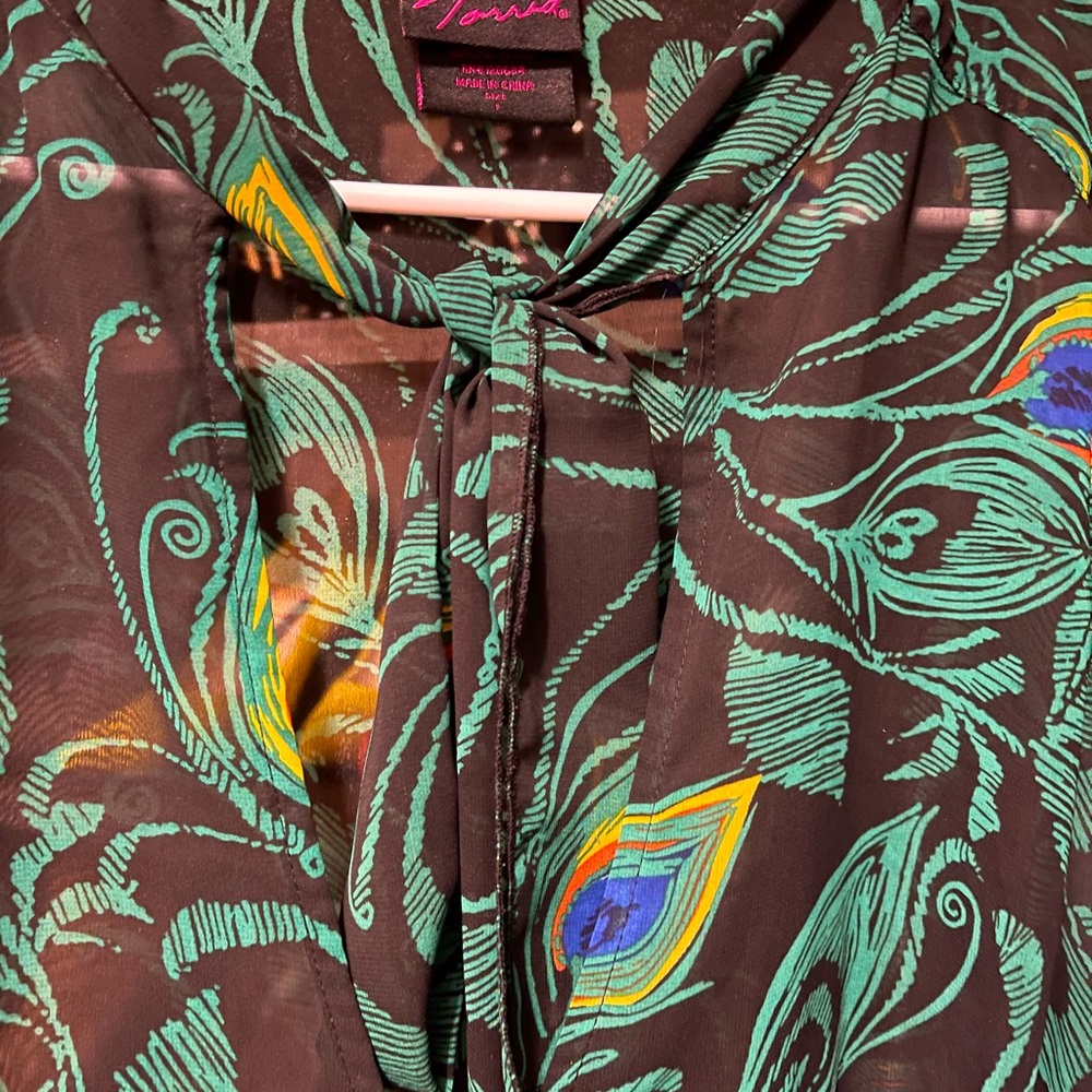 TORRID SIZE 1 Peacock Neck tie shirt